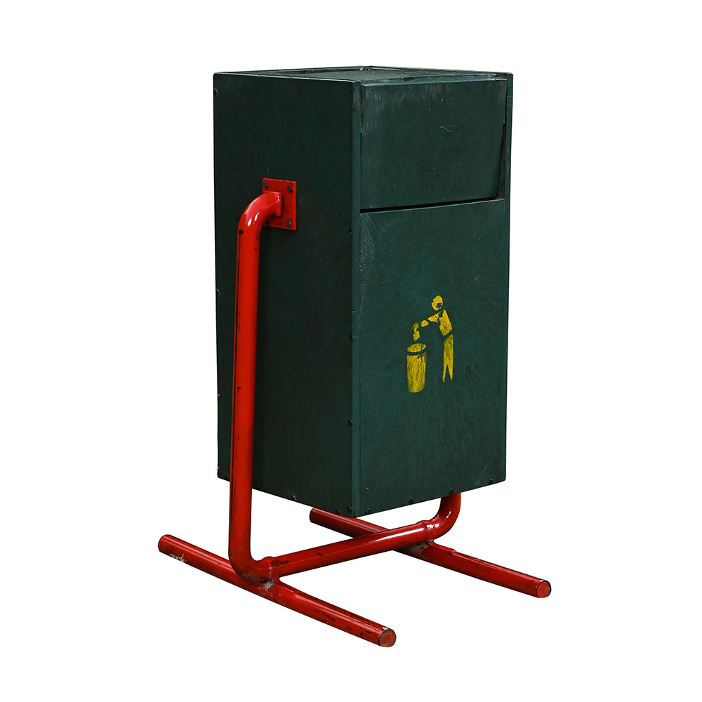 Dustbin 1.5ft x 3ft with steel base